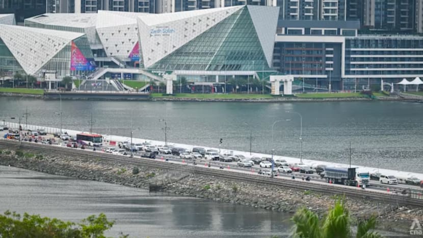 Pusat pemeriksaan darat SG dijangka sesak semasa cuti sekolah hujung tahun