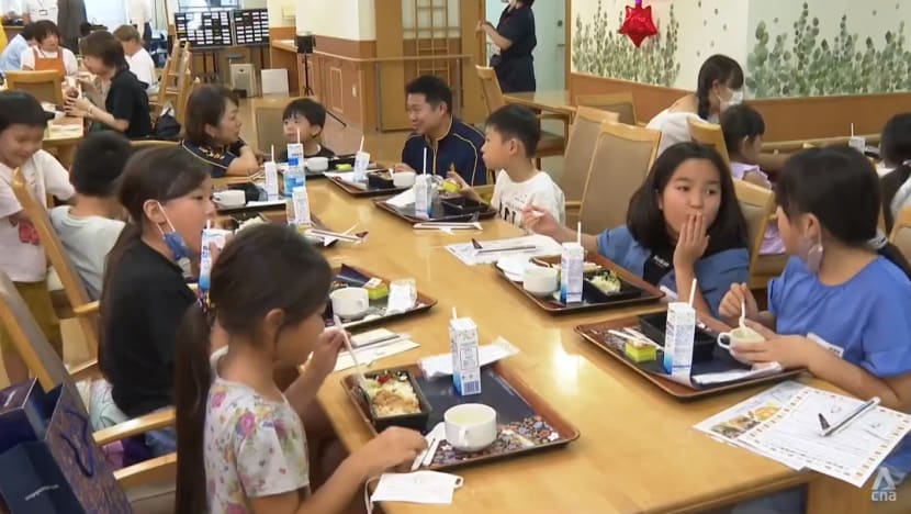 Ketika anak-anak di Tokyo beri secercah kebahagiaan bagi lansia di panti jompo Ketika anak-anak di Tokyo beri secercah kebahagiaan bagi lansia di panti jompo