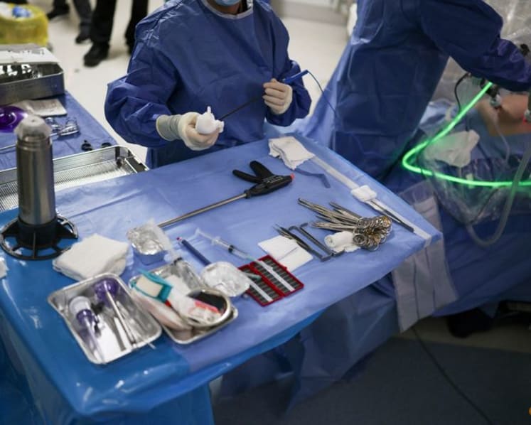 AI-guided cameras make solo surgery possible in step towards surgical automation