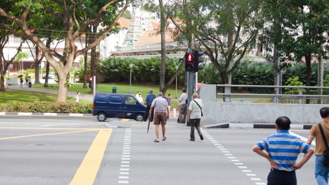 年长行人车祸死亡数翻倍 占所有行人死者近八成