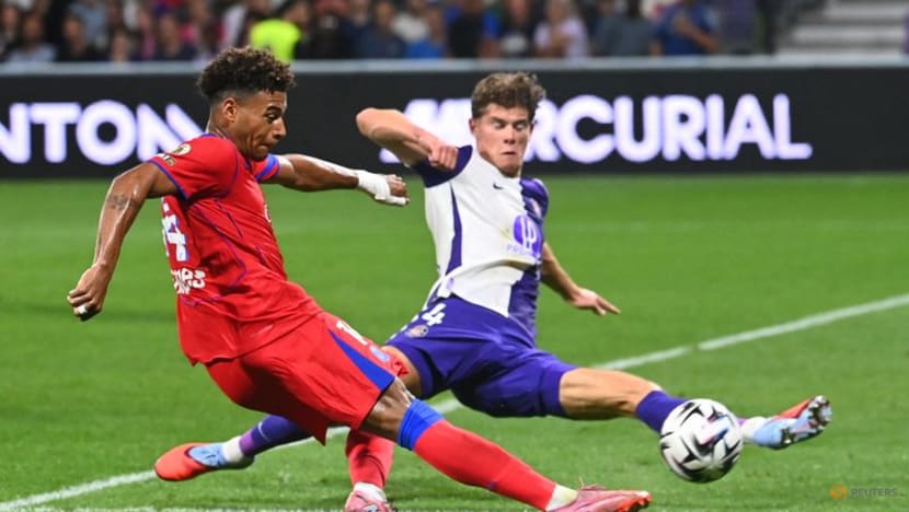 Neves hat-trick steals show as PSG outclass Toulouse 6-3 Neves hat-trick steals show as PSG outclass Toulouse 6-3