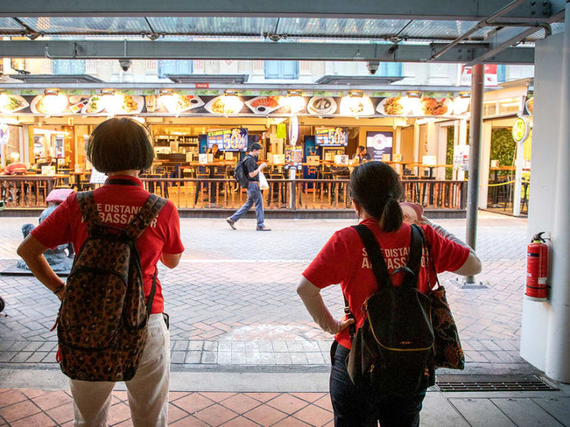 Since Oct 13, 2021, only fully vaccinated people have been allowed to dine out at hawker centres and coffee shops. Since Oct 13, 2021, only fully vaccinated people have been allowed to dine out at hawker centres and coffee shops.