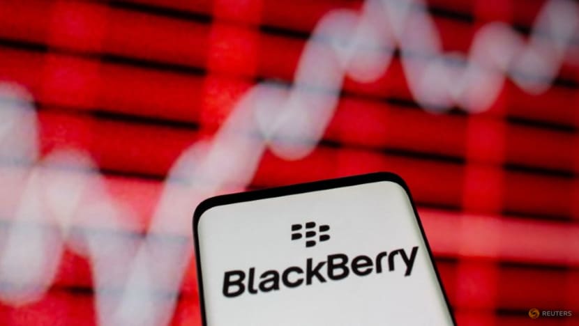 BlackBerry forecasts lower annual revenue due to weak demand for cybersecurity services
