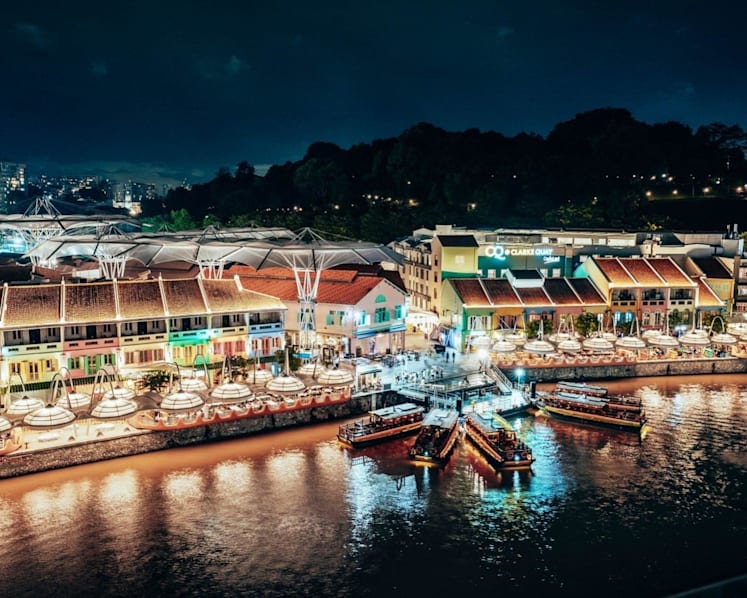 Free weekend late-night shuttle bus from Clarke Quay to 5 locations around town, plus rides to Tampines and Jurong