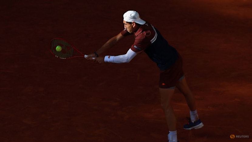 Auger-Aliassime swats aside Tabilo to reach French Open quarters
