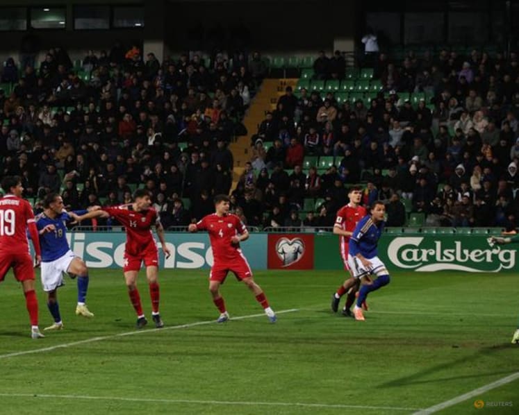 Italy leave it late to earn 2-0 win at Moldova