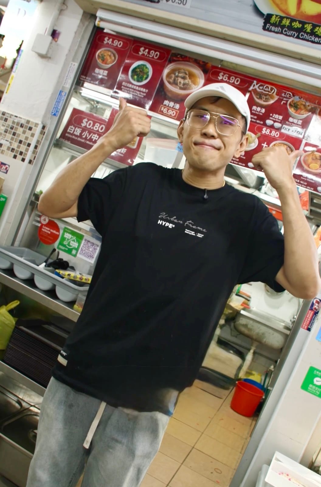 Ex-Hotel Cook Who ‘Can’t Tahan’ Taking Orders Now Sells Granny’s Chicken Curry As Hawker At 1126 China Town Ex-Hotel Cook Who ‘Can’t Tahan’ Taking Orders Now Sells Granny’s Chicken Curry As Hawker At 1126 China Town