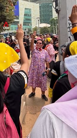 Mothers join Indonesia youths in Jakarta protests