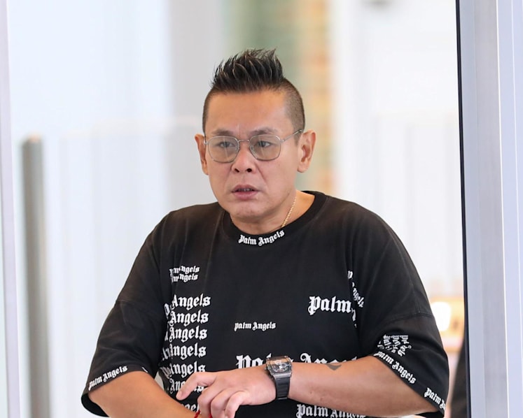 Man gets jail, fine for punching stranger outside KTV lounge, causing victim to suffer face fractures 