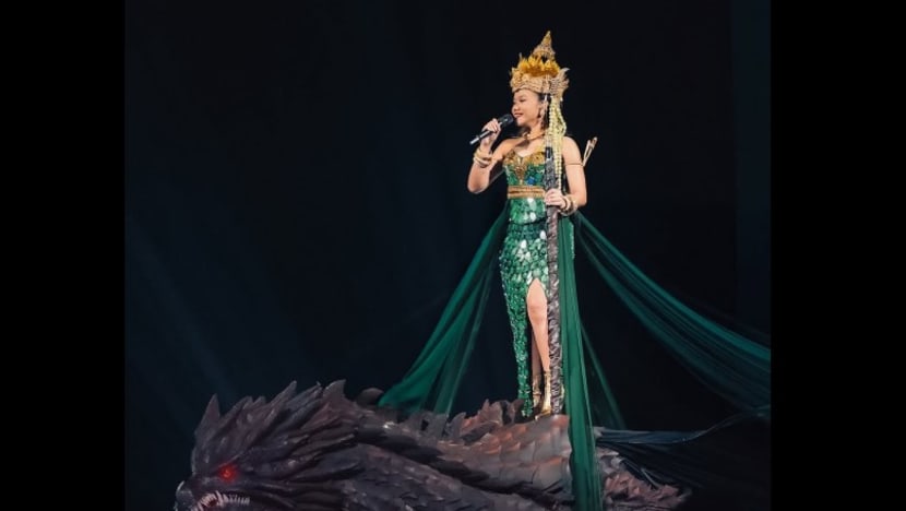 Terbang naik naga, Yura Yunita curi panggung broadway lokal Pagelaran Sabang Merauke 2025