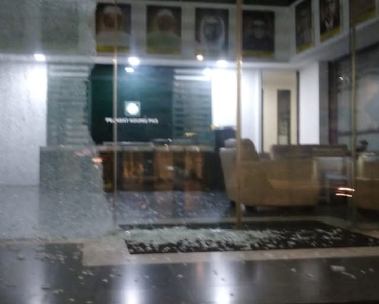 Malaysian police tracking down suspect who hurled stones at PAS headquarters