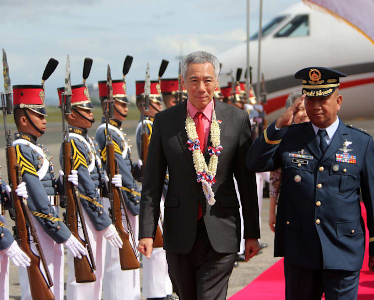 PM Lee in Manila on 3-day visit for Asean Summit