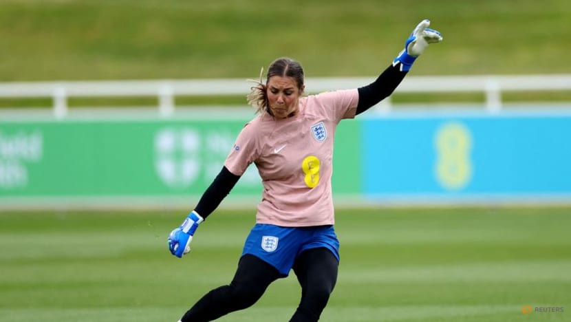 England keeper Earps in shock retirement ahead of women's Euros