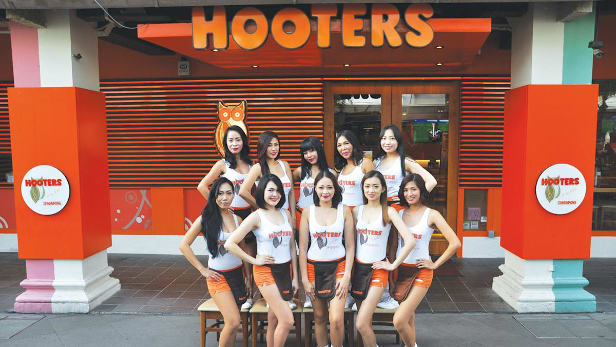 Clarke Quay’s Hooters shutting down after 30 years in Singapore