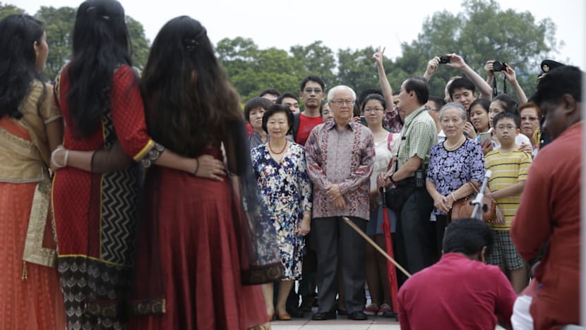 15,000 attend Deepavali festivities at the Istana despite afternoon showers