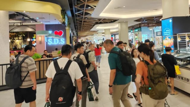 VEP执法后首个星期 新山商家生意跌一到三成