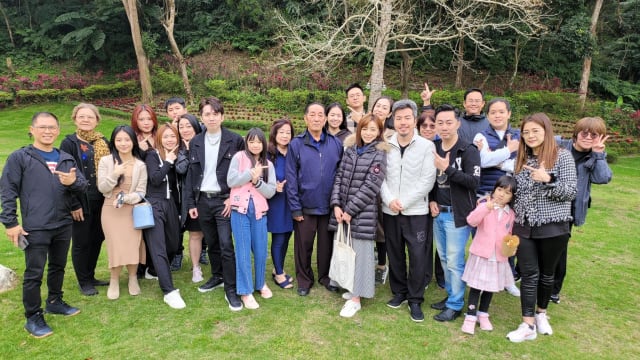 全家族赴台湾缅怀艾成　王瞳喊话亡夫：你真的没有离开过