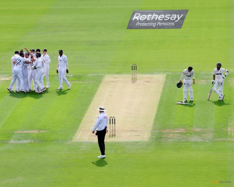 Ex-captains question Pakistan board's 'panic-button' squad shake-up