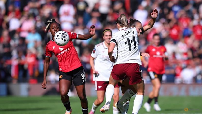 Chelsea go top of WSL as Man United and Arsenal play out a goalless draw