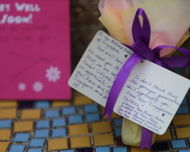 SGH sets up area for public to leave well-wishes and flowers for Mr Lee Kuan Yew