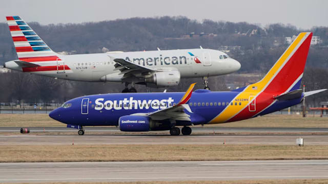 美国遭遇强烈冬季风暴 全美逾1800趟航班取消