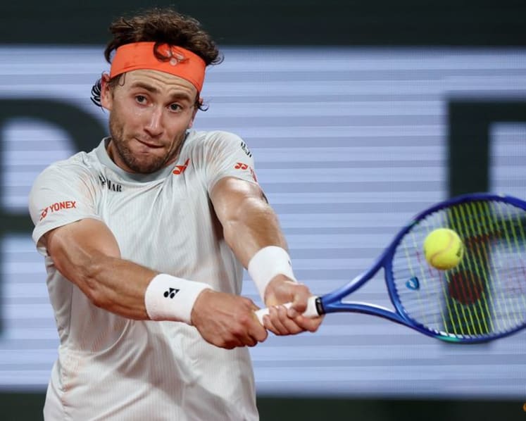 Teen titan Fonseca topples Ruud to make French Open quarter-finals