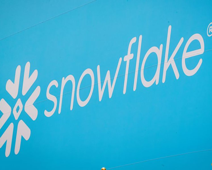 Snowflake tumbles on slower quarterly product revenue growth forecast 