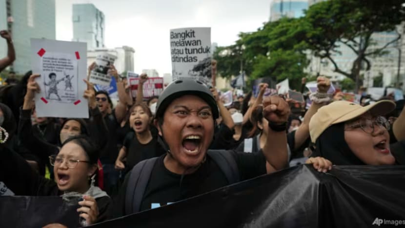 NOTA DARI JAKARTA: Dari #IndonesiaGelap ke #KaburAjaDulu