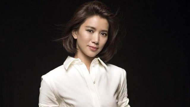 成龙怒批“大头症”下令封杀　袁咏仪穷到租房14年