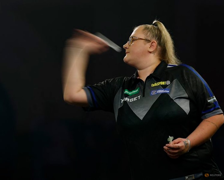 Darts-Greaves beats Smith 8-7 to become first woman to win a PDC ranking title