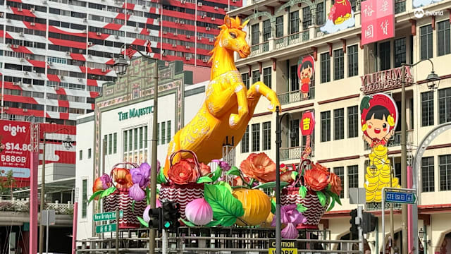 牛车水马年灯饰亮相 民众赞金马气派