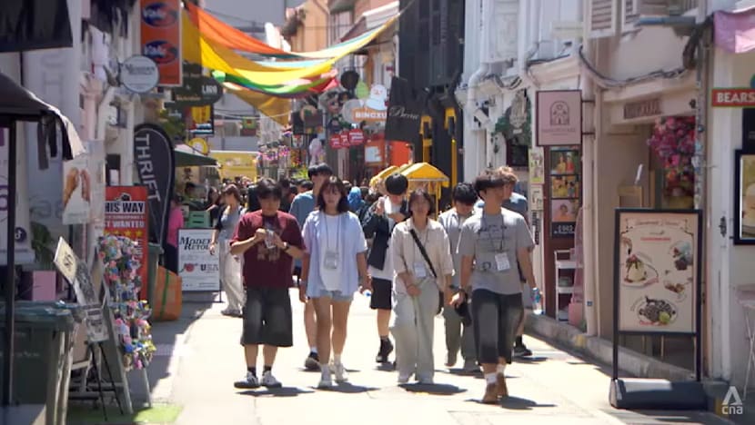 Sewa tinggi, penyewaan semula & pelancongan bentuk semula jalan bersejarah Kampong Glam