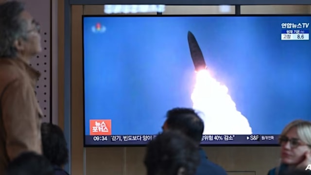 朝鲜发射多枚短程导弹 韩军研判为新型战术弹道导弹