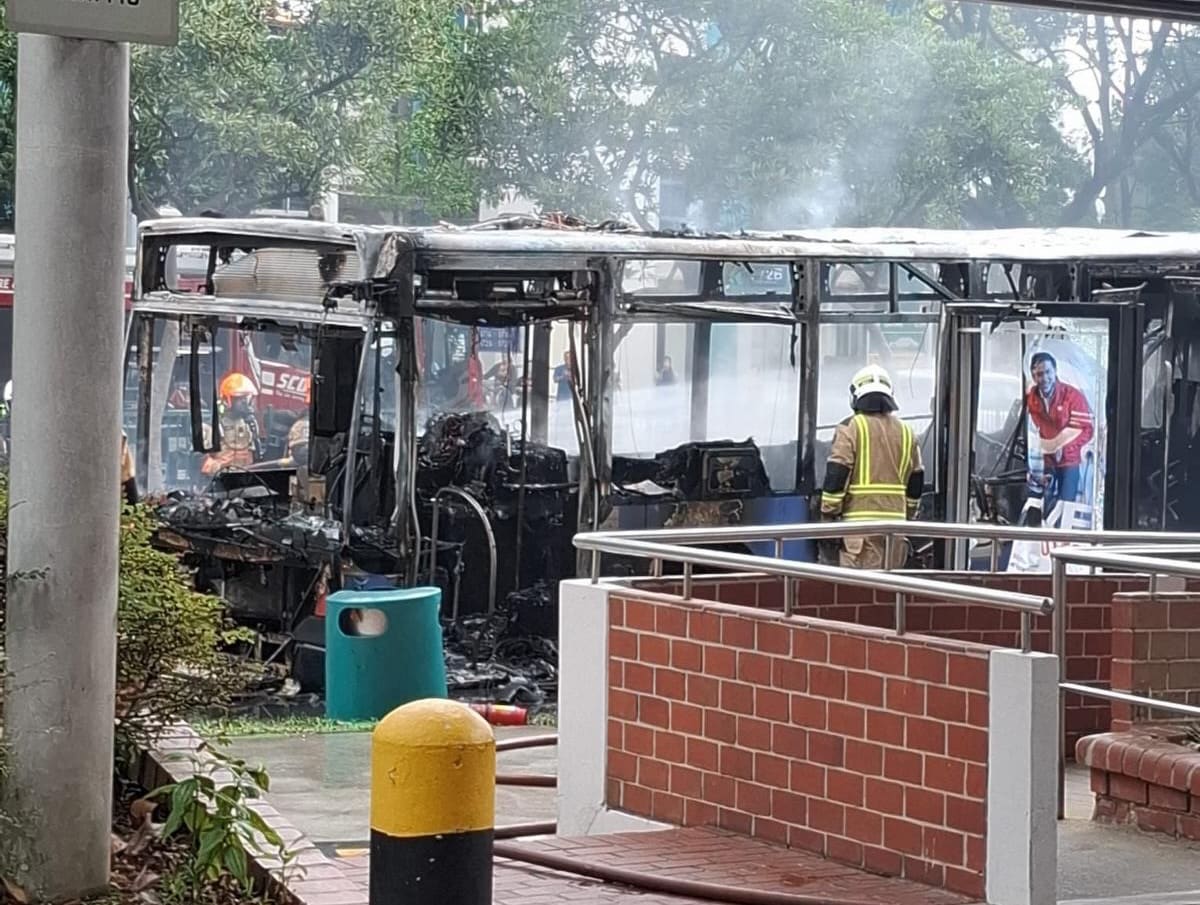 SMRT Bus Catches Fire Near Woodgrove Primary School; No Injuries Reported — image 5