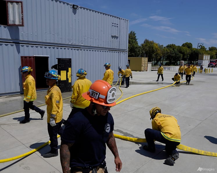 Western fires outpace California effort to fill inmate crews