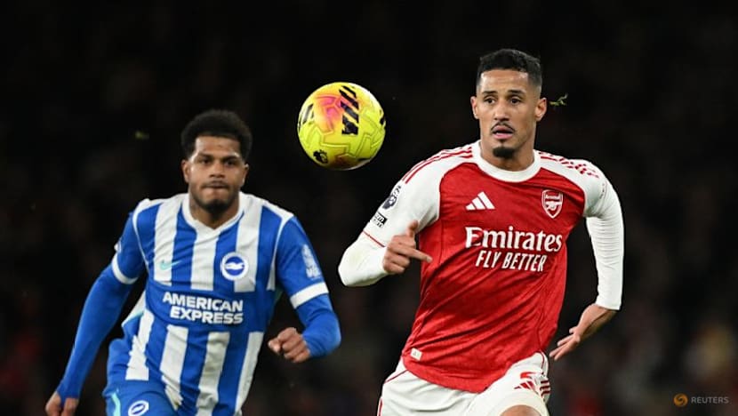 Arsenal respond to Man City challenge with narrow win, Villa remain in title race
