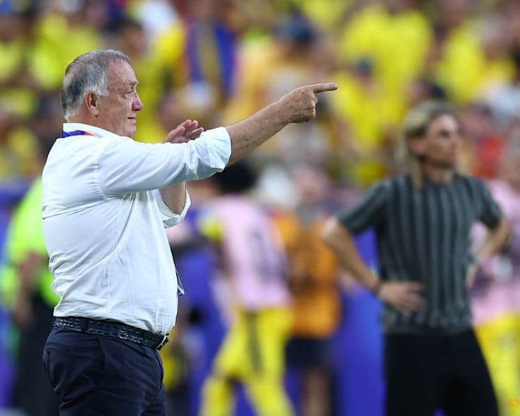 'They fought like lions': Advocaat proud after Curacao earn first World Cup point