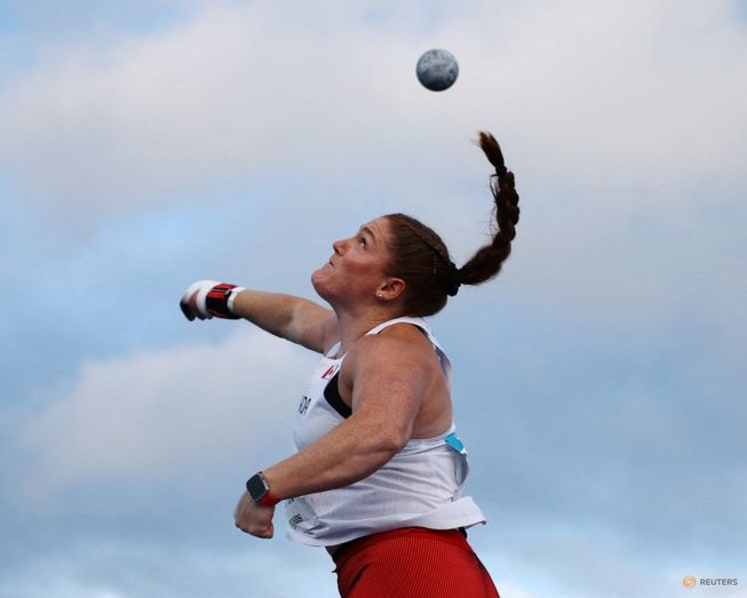 Throwers hurl themselves onto social media, build supporter communities