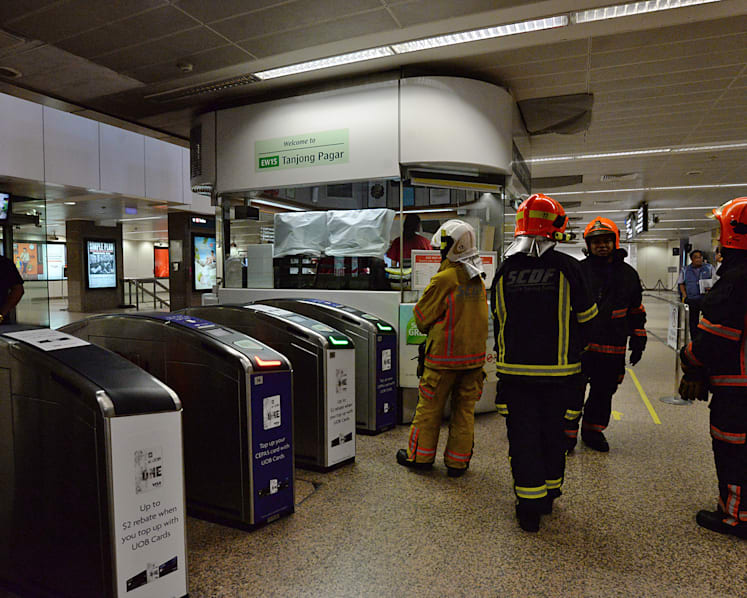 Gas leak from air-con pipe sends smoke into train, MRT station