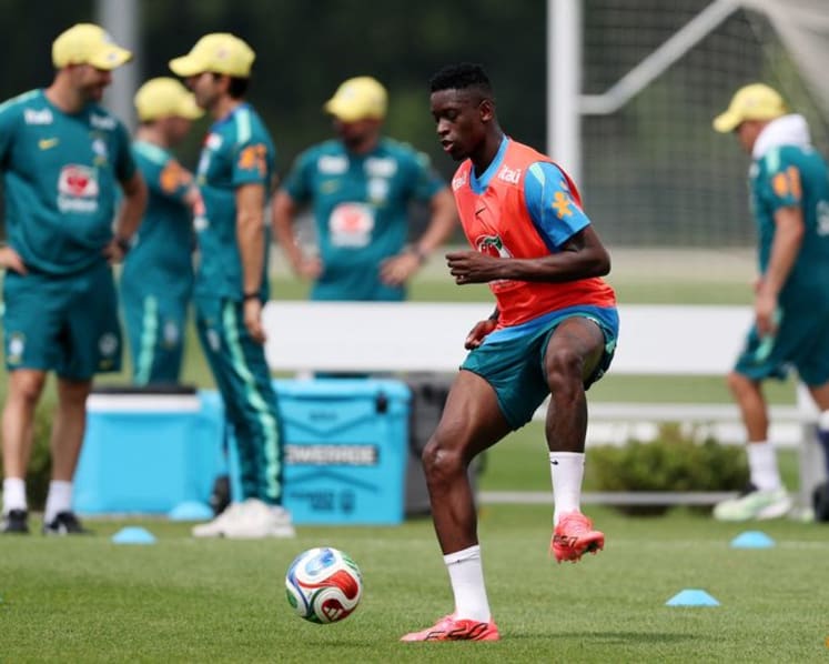 Bruised Brazil face Morocco in heavyweight World Cup opener