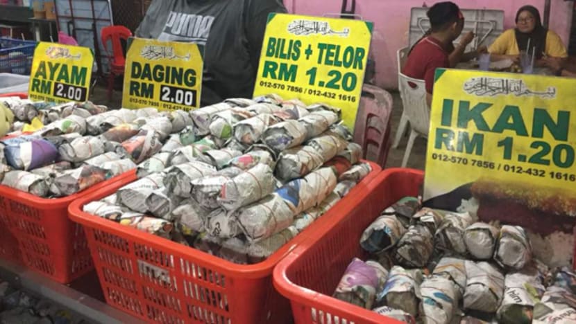 Bukan saja murah, ayam juga lebih besar