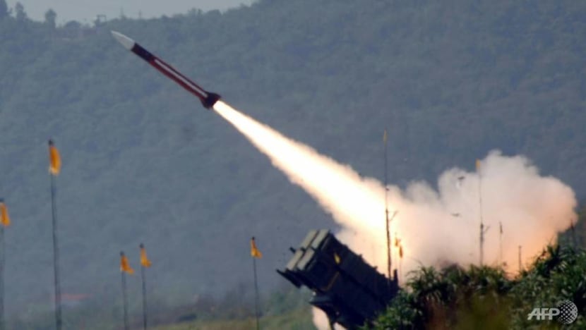 China 'to sanction' US firms over Taiwan arms sale