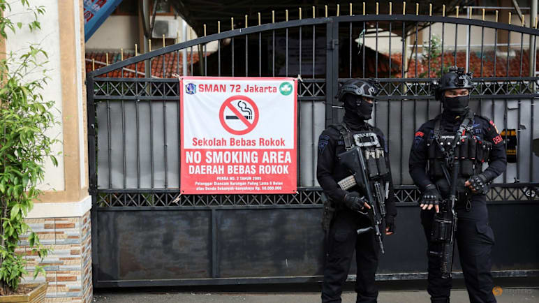 Terduga pelaku peledakan di masjid SMAN 72 turut terluka, jalani operasi