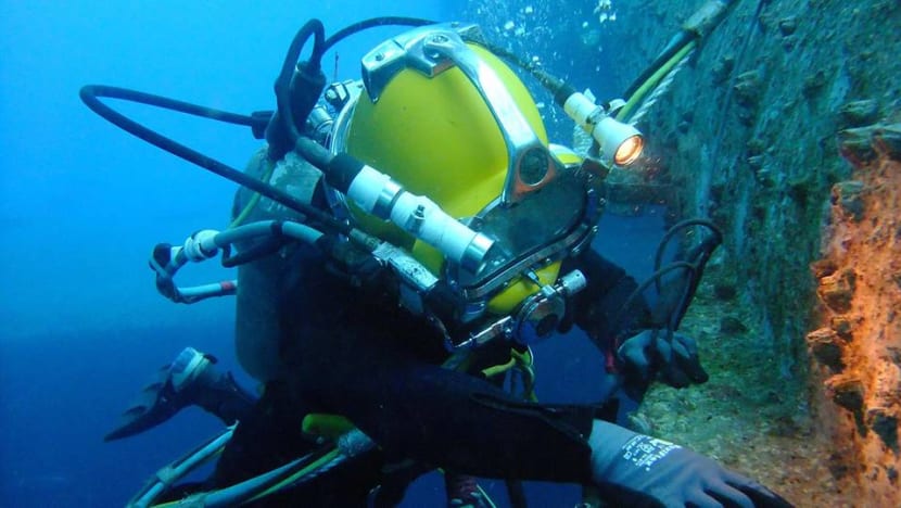 'Just jump': In commercial diving industry, claims of risky practices surface 'Just jump': In commercial diving industry, claims of risky practices surface