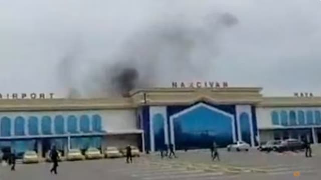 阿塞拜疆指示军方准备反击伊朗