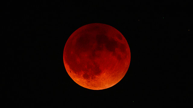 “血月”元宵节傍晚本地登场 错过要等2028年底