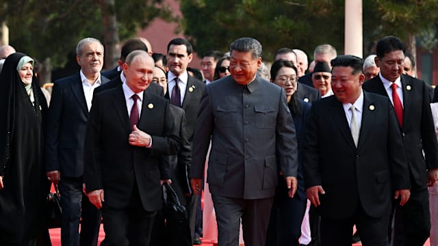 习近平强调中国人民将坚持走和平发展道路