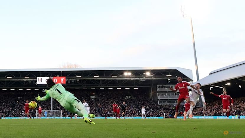 Reed's late screamer earns Fulham point in hectic 2-2 draw with Liverpool