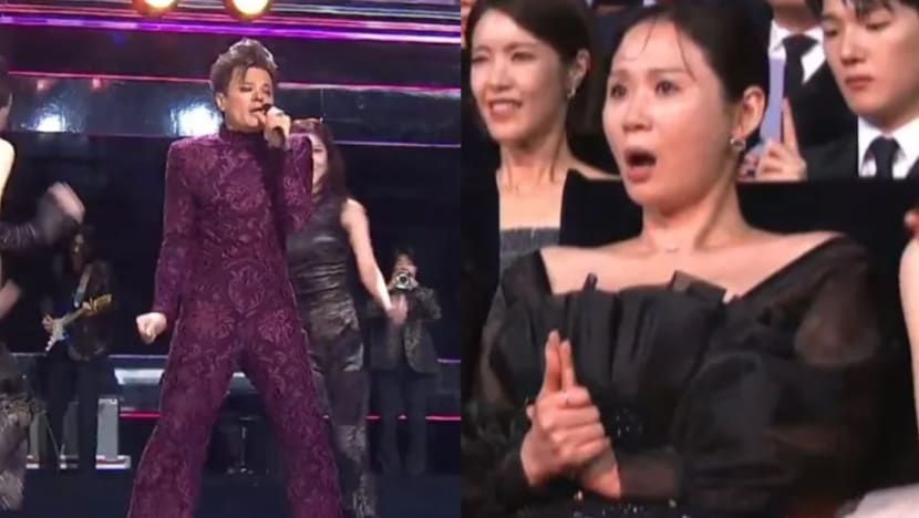 JYP’s Campy Performance At Blue Dragon Film Awards Is A Must Watch Just For The Funny Celeb Audience Reactions JYP’s Campy Performance At Blue Dragon Film Awards Is A Must Watch Just For The Funny Celeb Audience Reactions