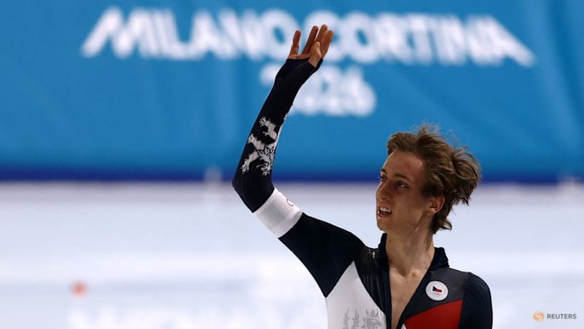 Speed skating-Czech 'Golden Boy' Jilek lives up to mentor's expectations